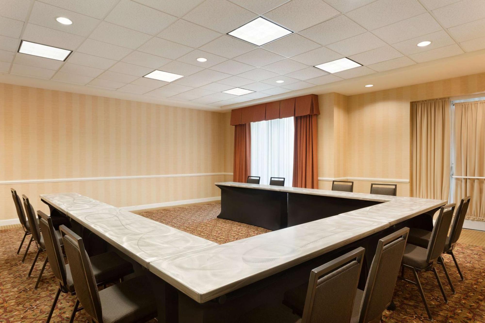 Hilton Garden Inn Oakbrook Terrace Luaran gambar